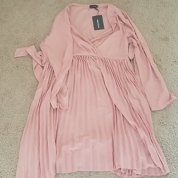 rose long sleeve pleated midi dress